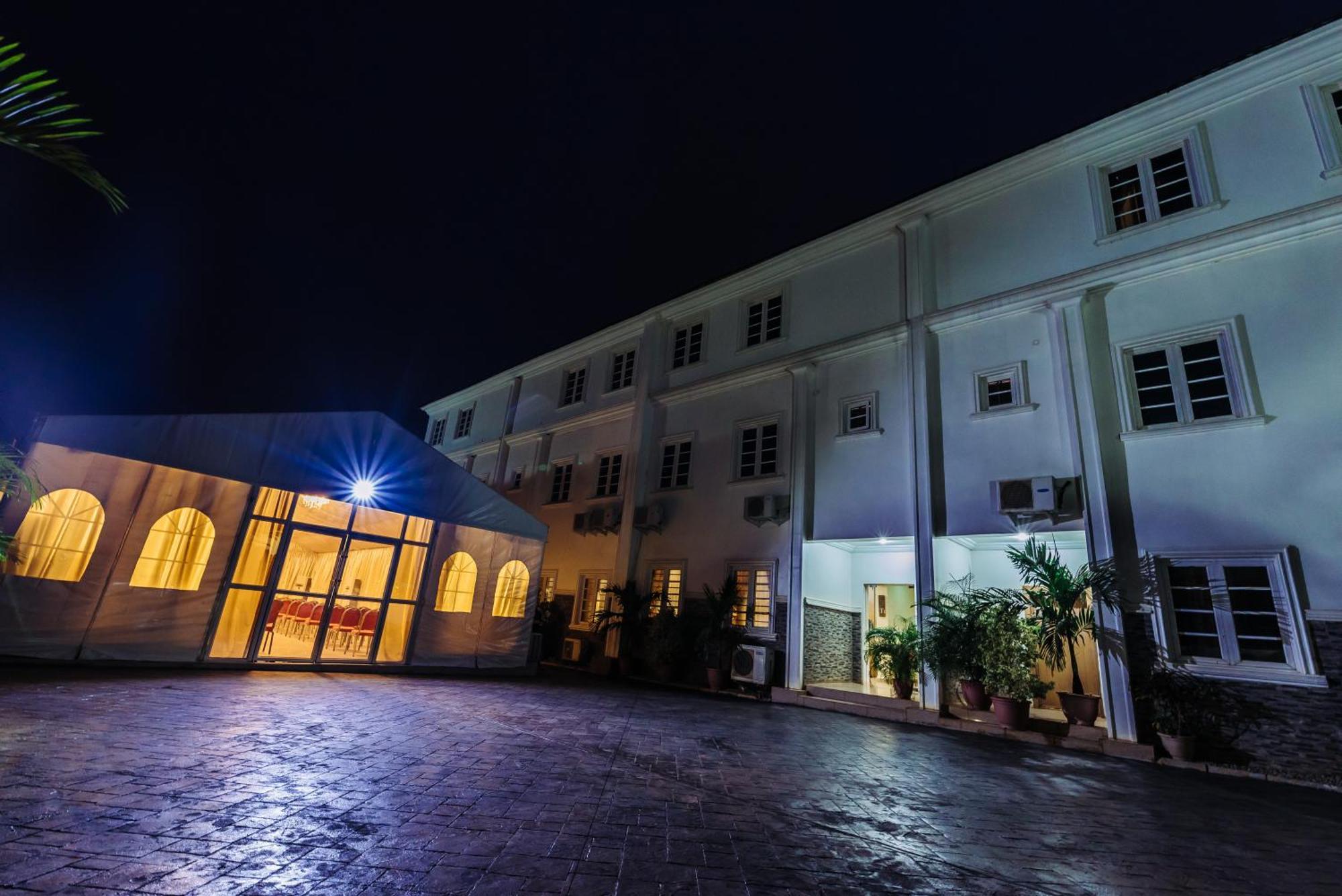 Tranquil Mews Hotel Jabi Exteriör bild