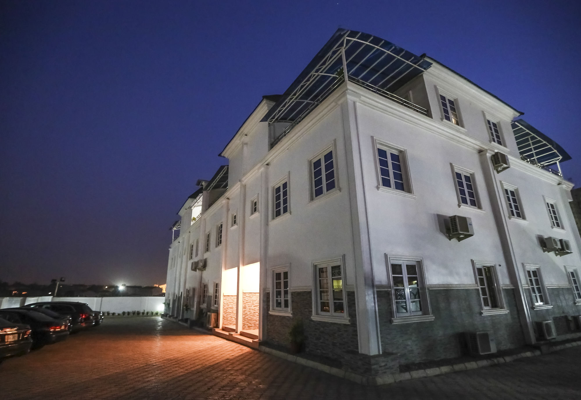 Tranquil Mews Hotel Jabi Exteriör bild