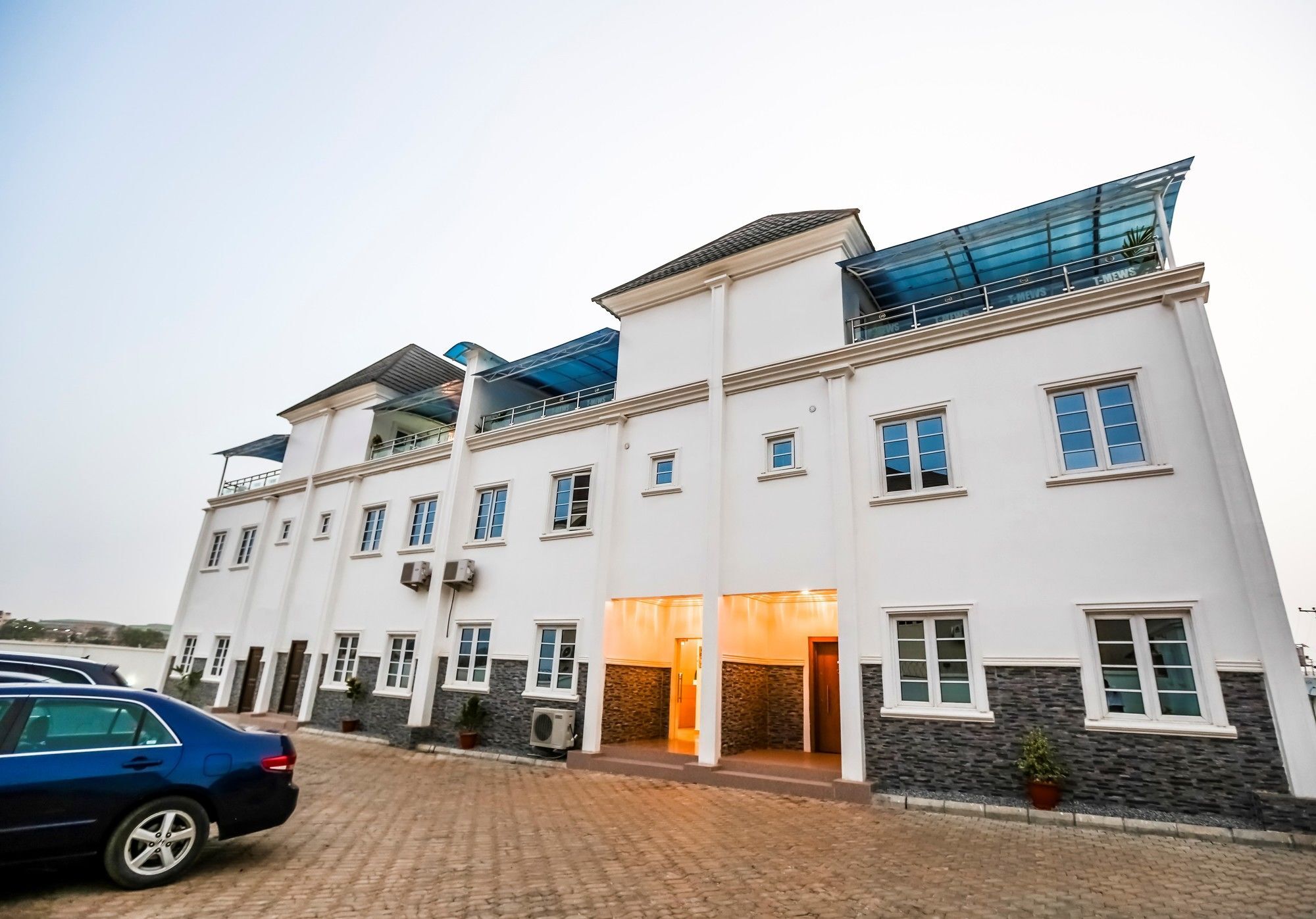 Tranquil Mews Hotel Jabi Exteriör bild