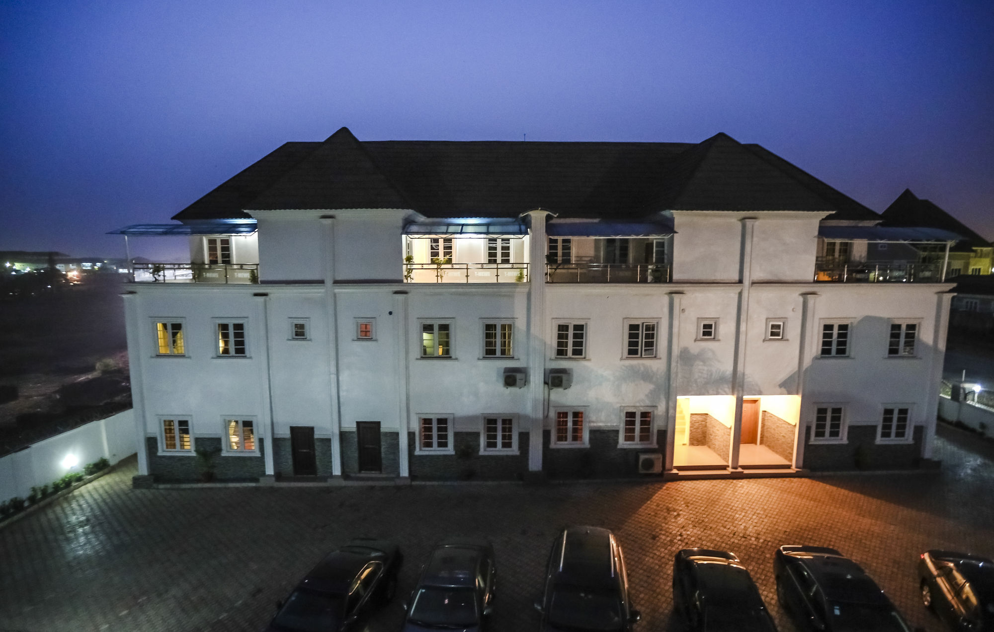 Tranquil Mews Hotel Jabi Exteriör bild